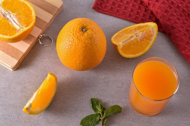 Suco de Laranja Engorda? A Verdade é Como Beber com Saúde